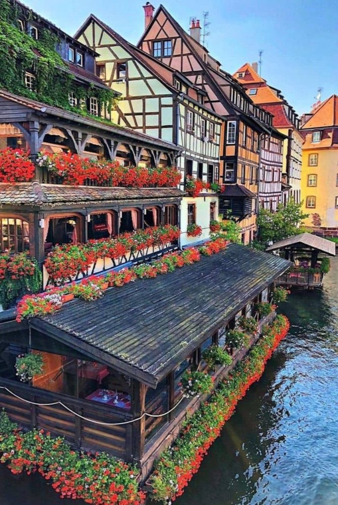 Petite_Venise-Colmar-alsatian-villages_857x1280