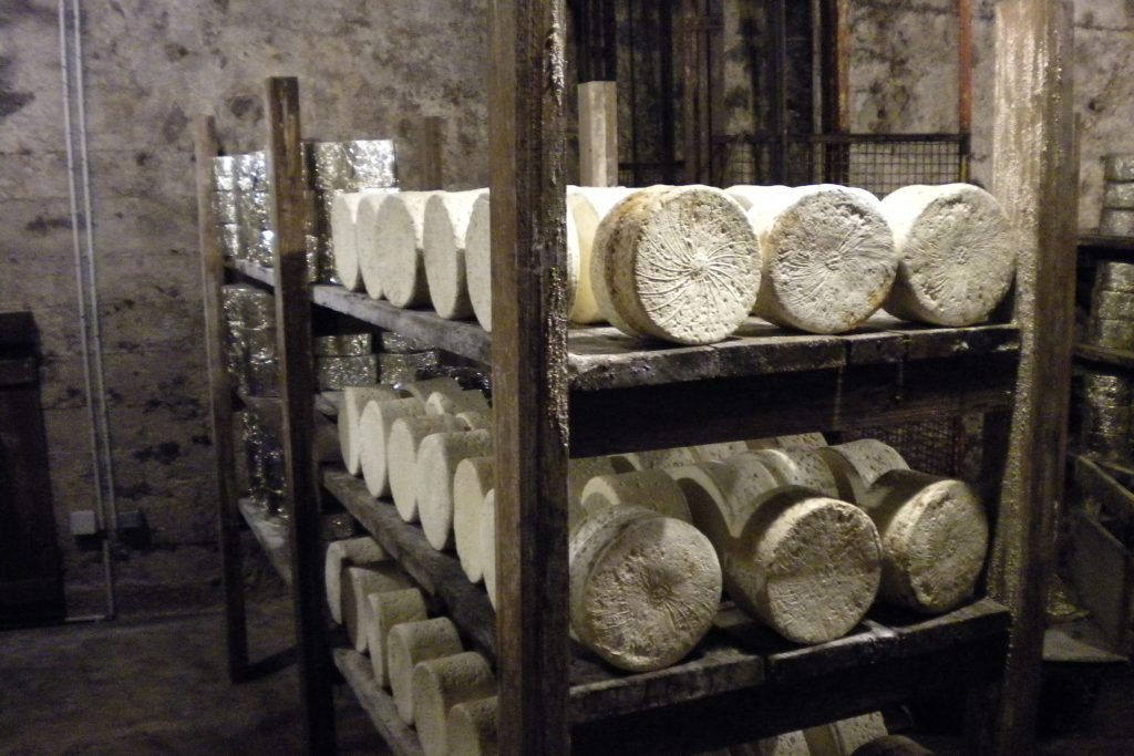 Cave-a-Roquefort_roquefort-millau_2500x1667